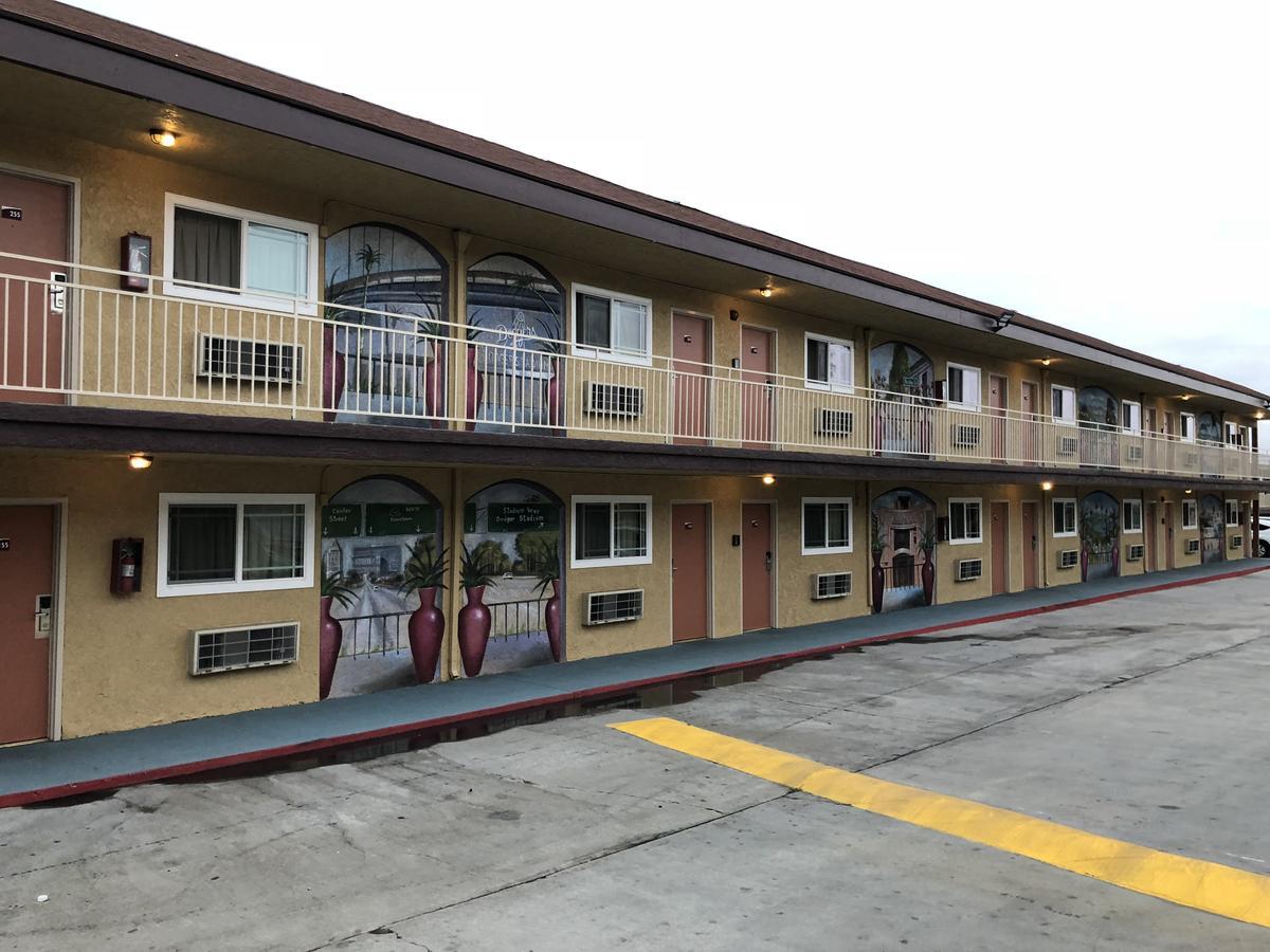 Los Angeles Inn & Suites - Lax West Athens Dış mekan fotoğraf