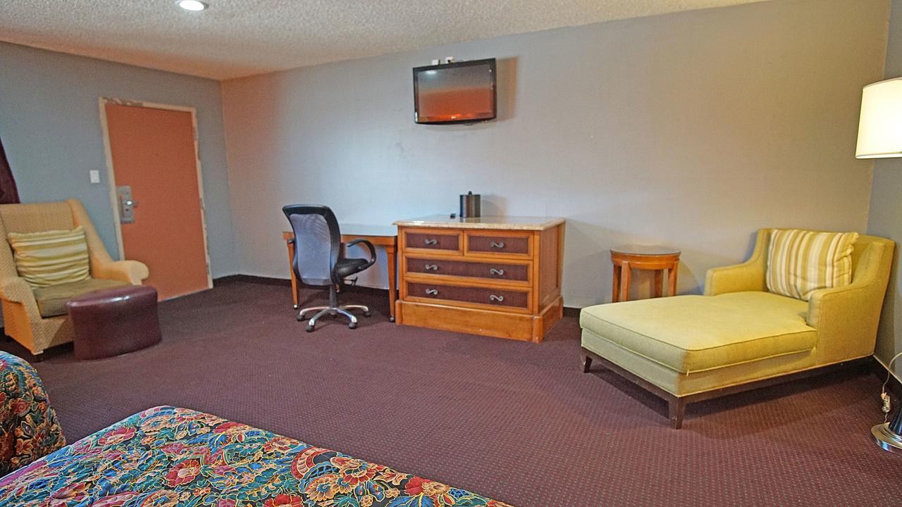Los Angeles Inn & Suites - Lax West Athens Dış mekan fotoğraf