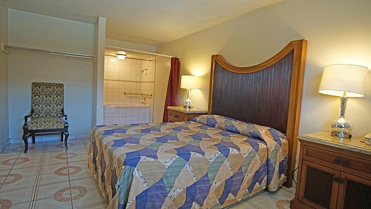 Los Angeles Inn & Suites - Lax West Athens Dış mekan fotoğraf