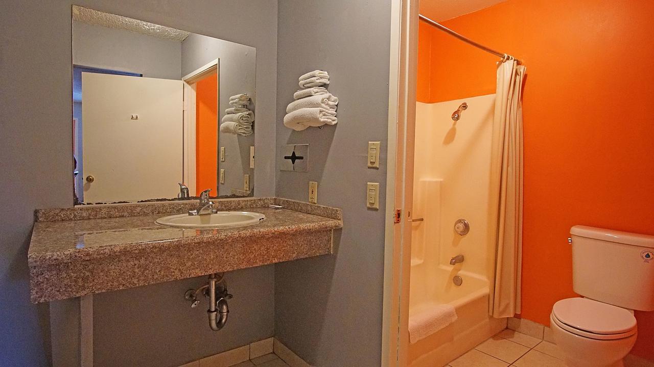 Los Angeles Inn & Suites - Lax West Athens Dış mekan fotoğraf