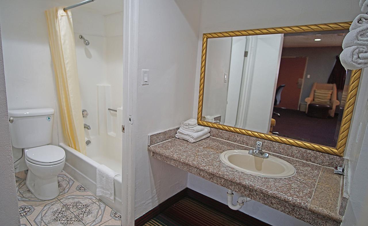 Los Angeles Inn & Suites - Lax West Athens Dış mekan fotoğraf